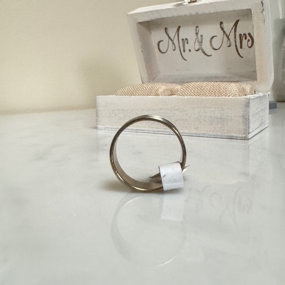 (New) Stainless Steel Two-Tone Flat with Center Accent Groove Ring Size 8.5 - Picture 4 of 7